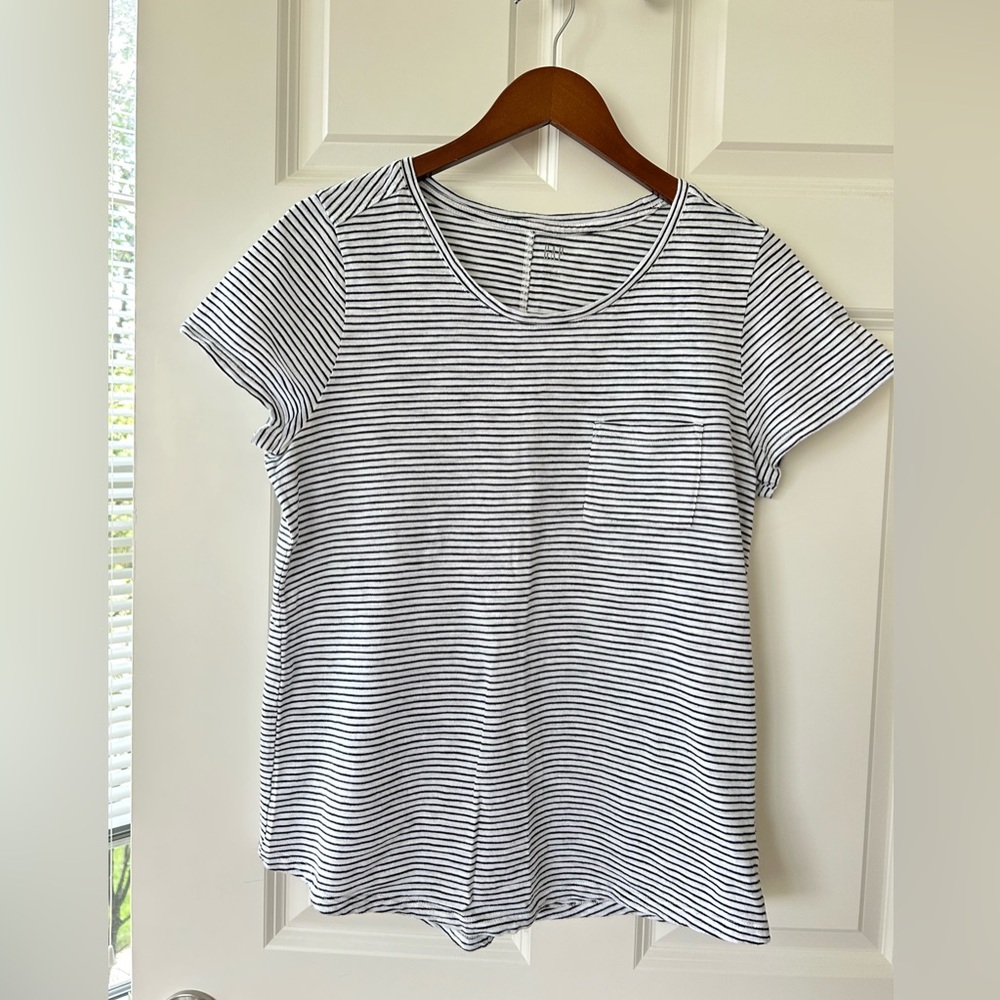 Striped Gap t-shirt